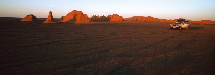GEO-TOURS-Expeditionslogistik: Iran-Expedition-extrem - Im Zentrum der Wste Dasht-e Lut
